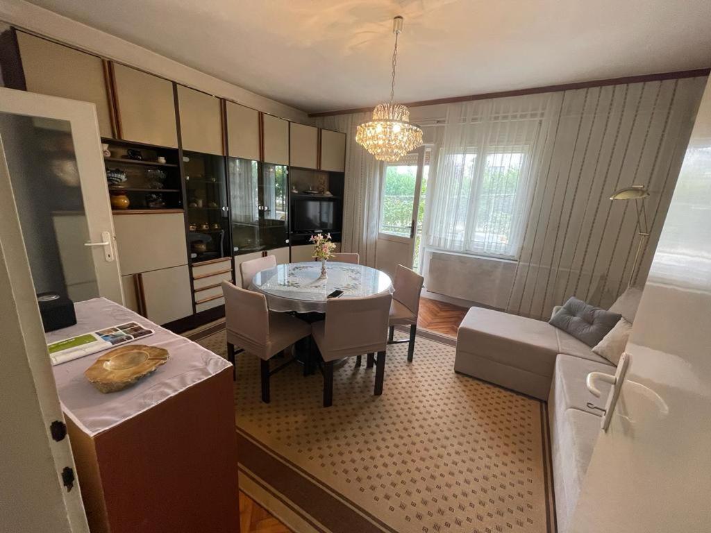 Apartman Pcelica Apartment Пула Екстериор снимка