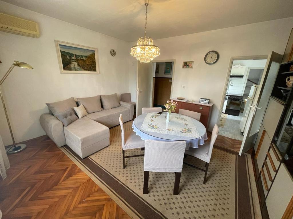 Apartman Pcelica Apartment Пула Екстериор снимка