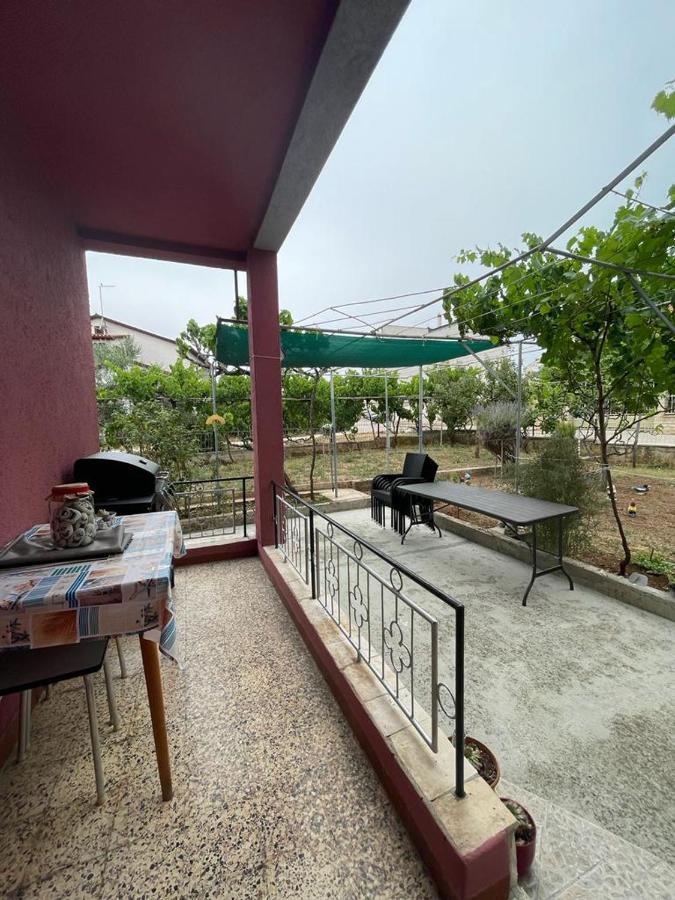 Apartman Pcelica Apartment Пула Екстериор снимка