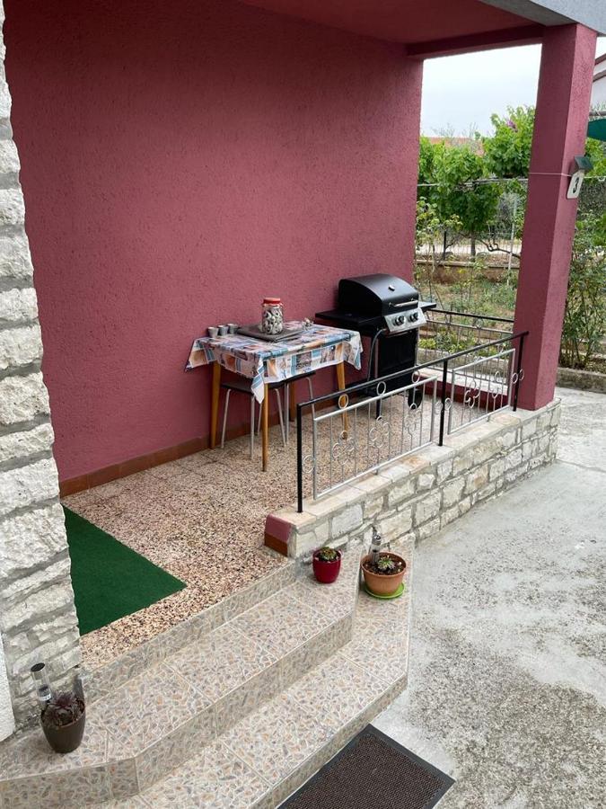 Apartman Pcelica Apartment Пула Екстериор снимка