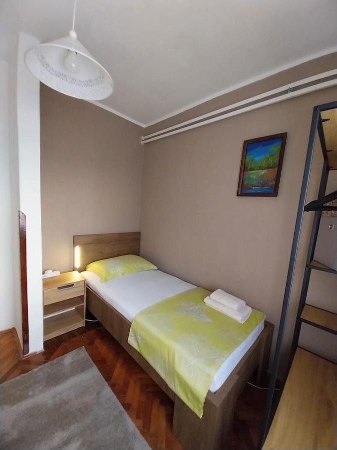 Apartman Pcelica Apartment Пула Екстериор снимка